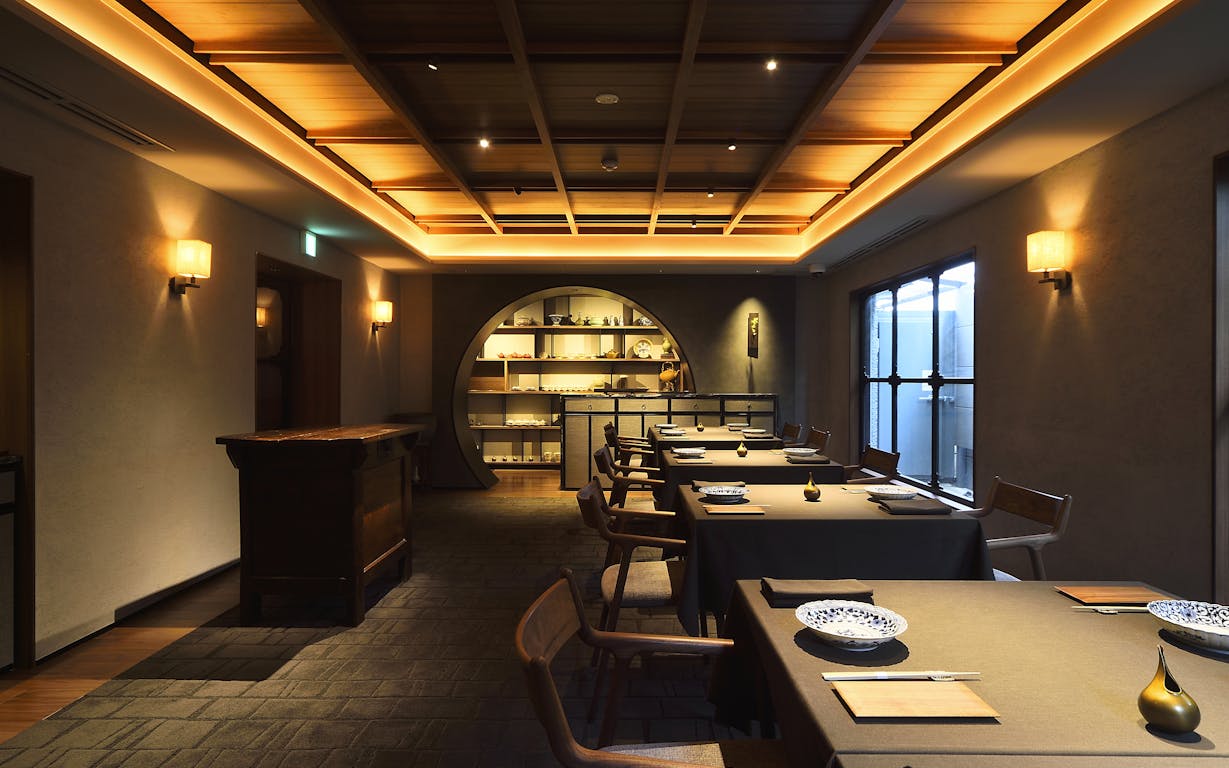 「茶禅華」のメインダイニング