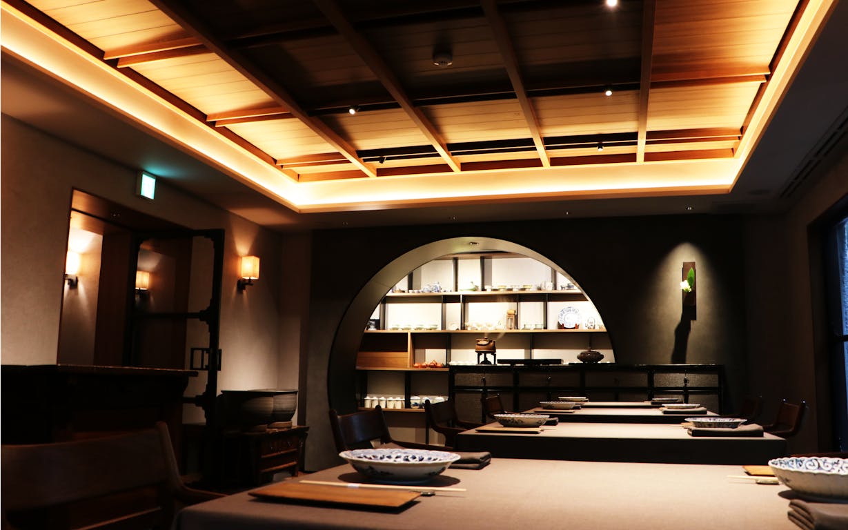 「茶禅華」のメインダイニング