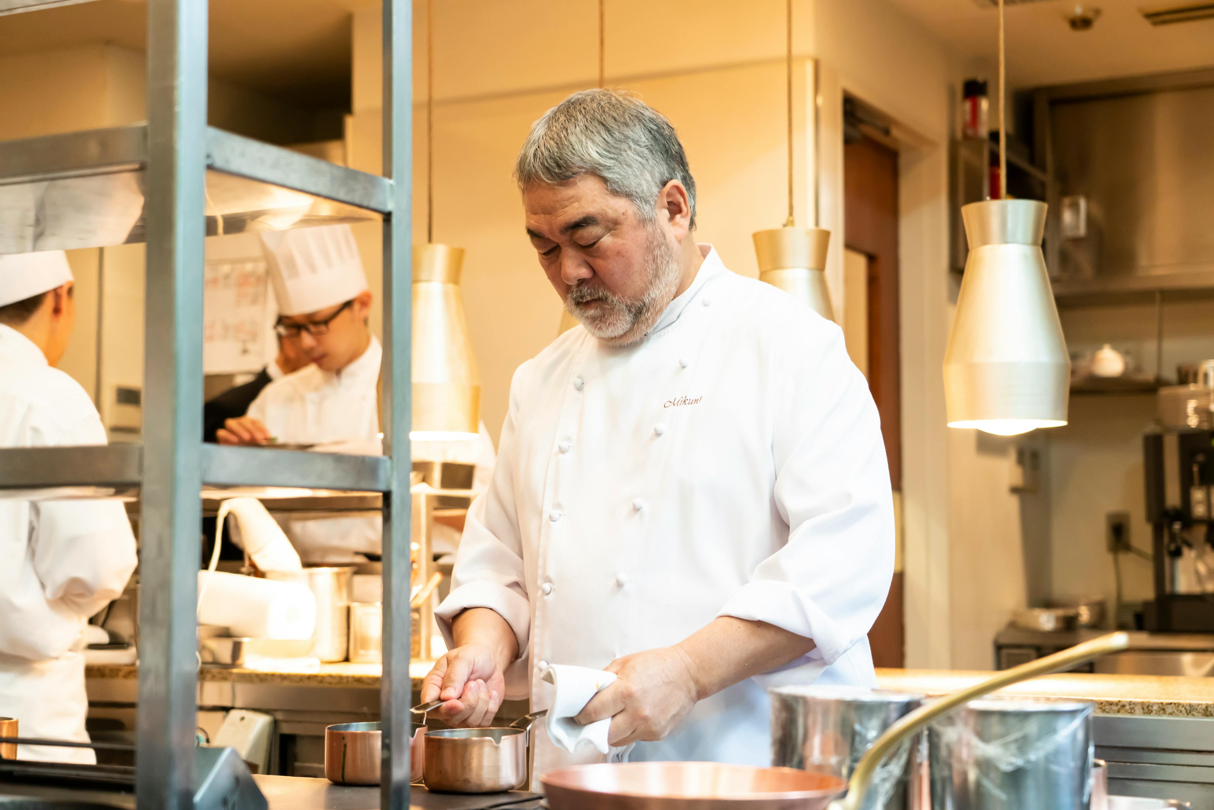 名店紹介 オテル ドゥ ミクニ 四ツ谷 素材と素材を作る人の想いを一皿に込めるシェフの想い Kiwamino