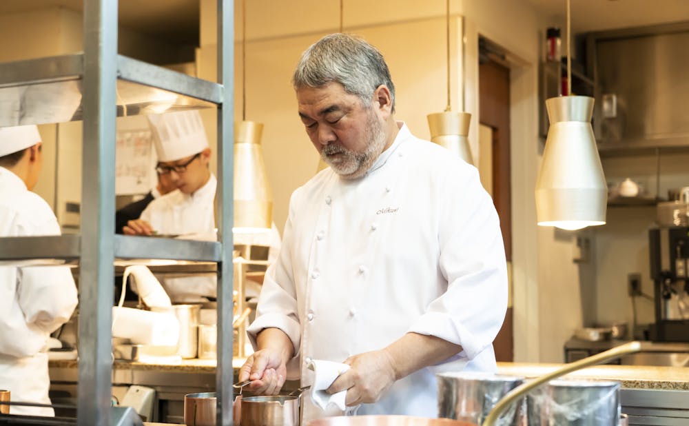 名店紹介 オテル ドゥ ミクニ 四ツ谷 素材と素材を作る人の想いを一皿に込めるシェフの想い Kiwamino