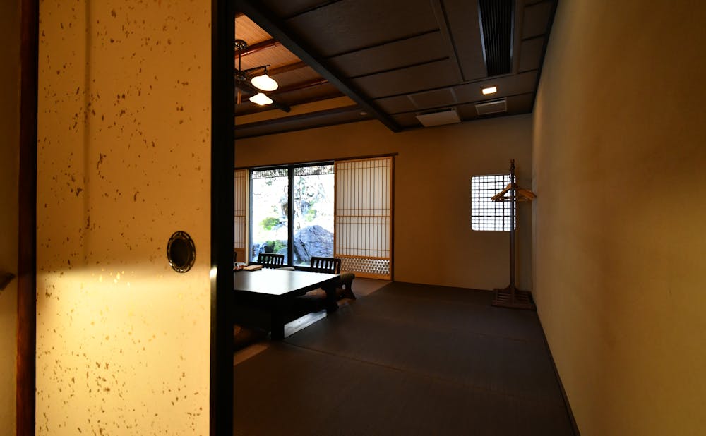 銀座の奥座敷 つきじ治作 を取材 日本庭園に囲まれた純和風料亭の魅力 Kiwamino