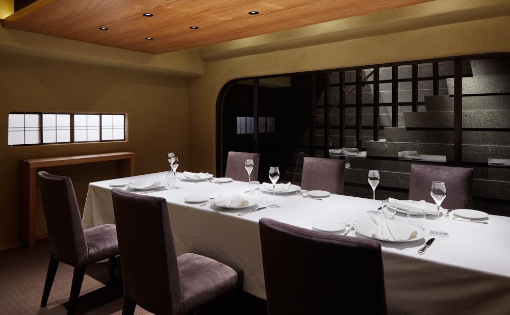 イノベーティブの雄 レフェルヴェソンス を取材 革新的一皿をいただく異空間 Kiwamino