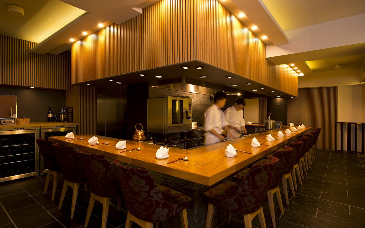 「虎峰」の店内