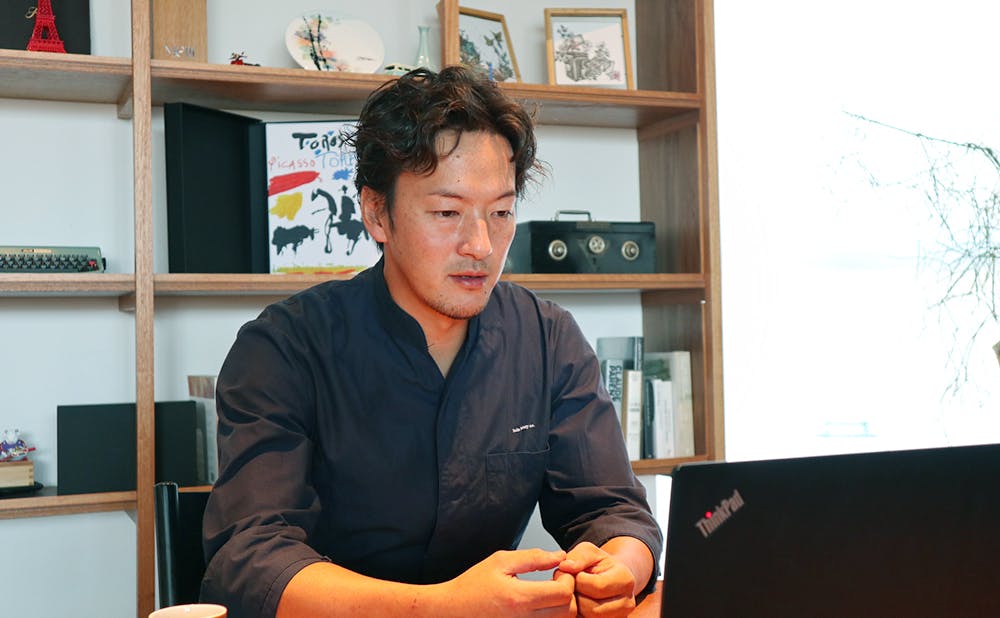 Sola: Hiroki Yoshitake パリ 2つ星 Sola: Hiroki Yoshitake パリ 2つ星