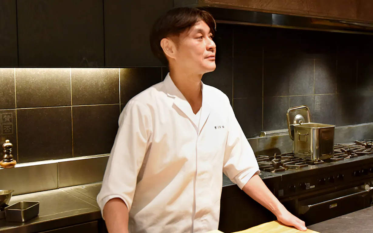 和食の名店「賛否両論」笠原将弘氏にインタビュー、理想のお店を実現させる行動力の原点とは | KIWAMINO