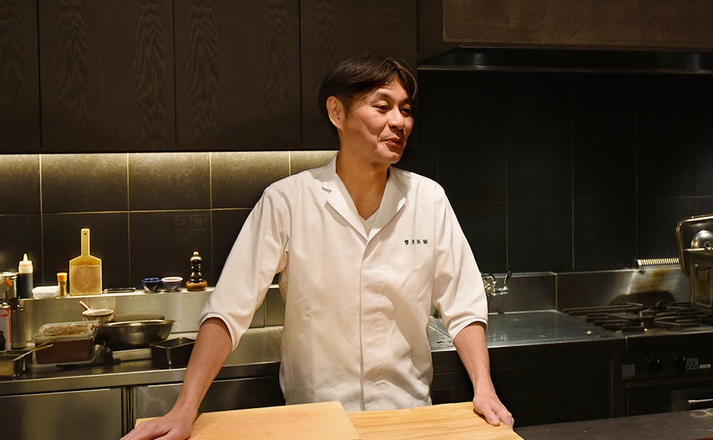 和食の名店「賛否両論」笠原将弘氏にインタビュー、理想のお店を実現させる行動力の原点とは | KIWAMINO