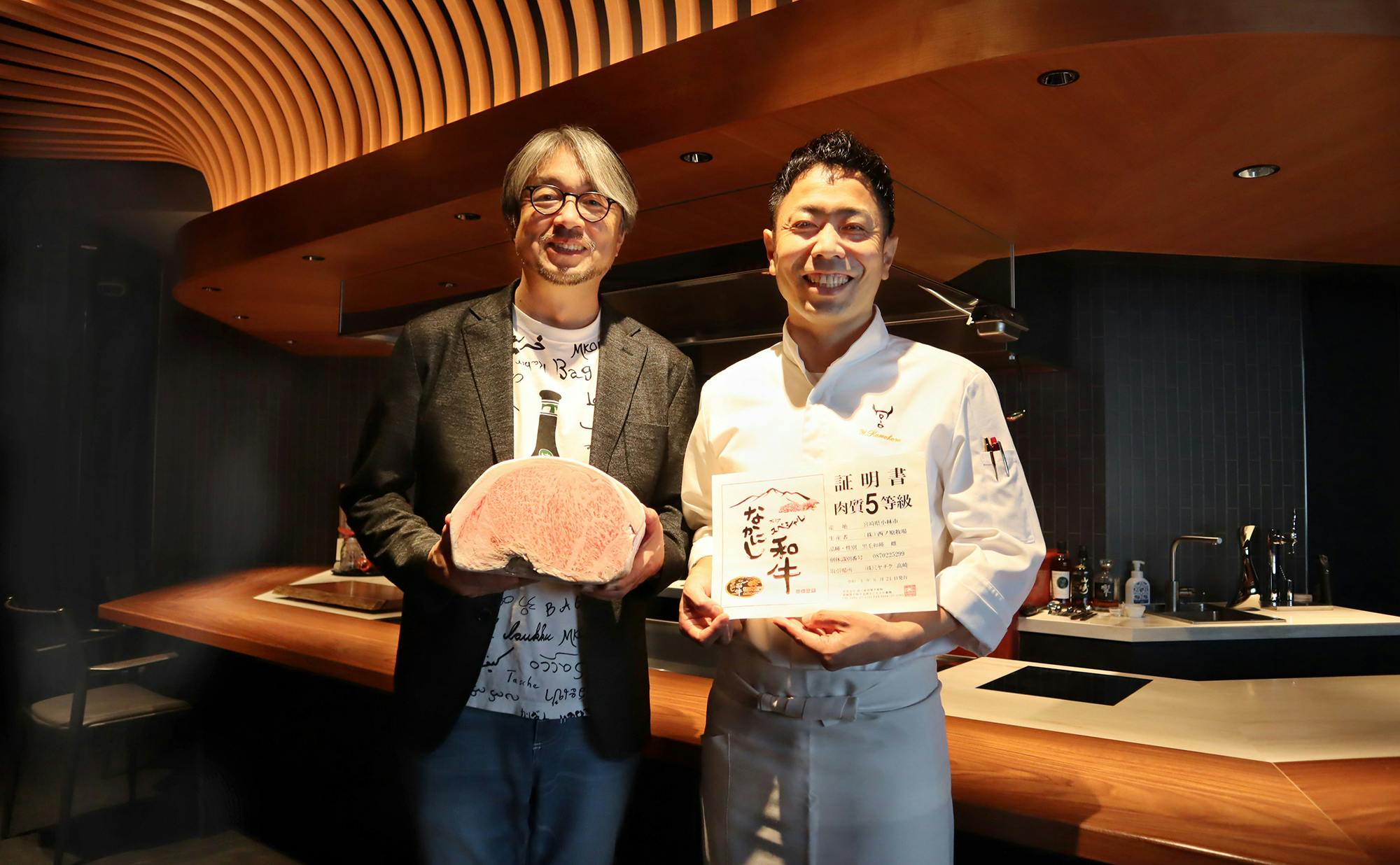 対談】プロデューサー・小山薫堂氏と料理長・川原祐一氏に聞く、「Beef