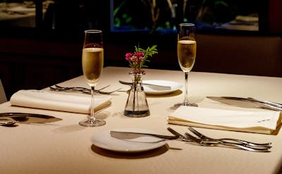 今さら聞けない、フランス料理のマナー！服装・テーブルマナー編