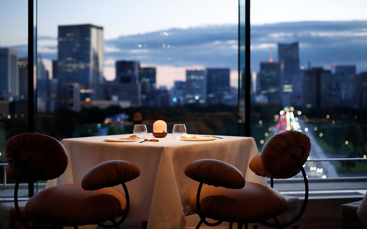 エステール/パレスホテル東京の店内