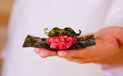 焼肉の名店「うしみつ」系列店で味わう料理長自慢のスペシャリテ