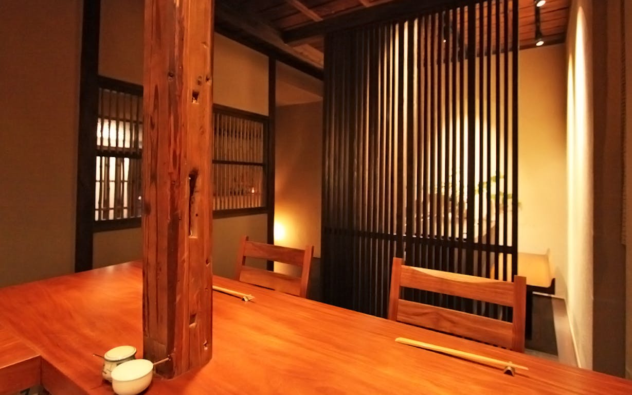 食と酒 なかむたの店内