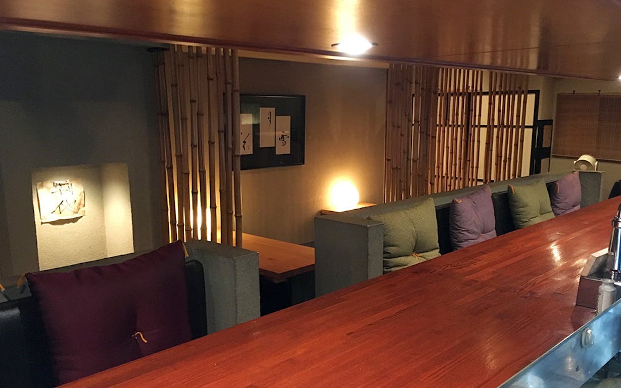 旬の味 いちの店内