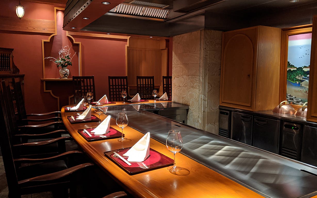 巴里 夕顔の店内