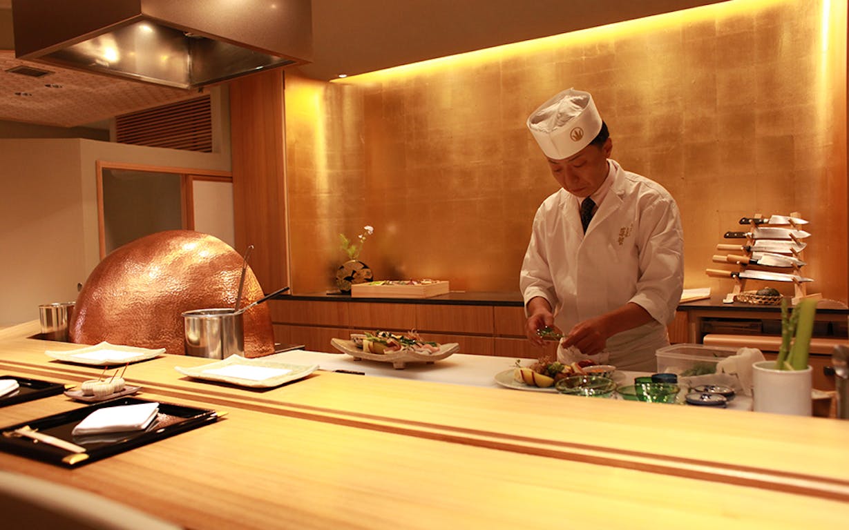 天ぷら 大坂屋 草哲の店内