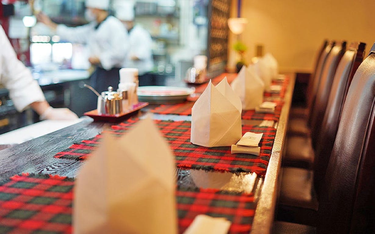 くいしんぼー山中の店内