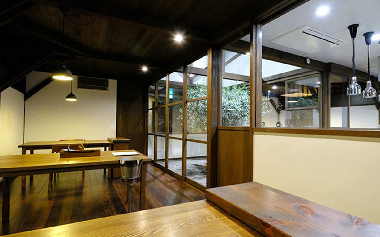 SHOKUDO YArnの店内