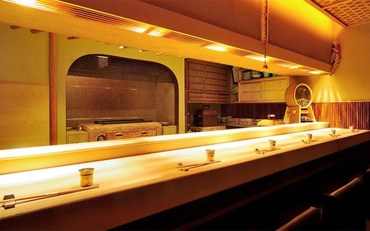 麻布 かどわきの店内