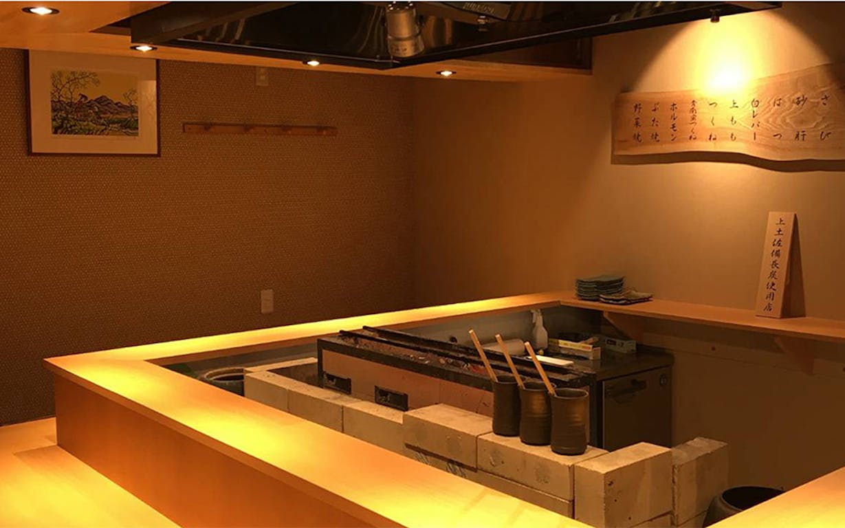 焼鳥ひげぼうずの店内