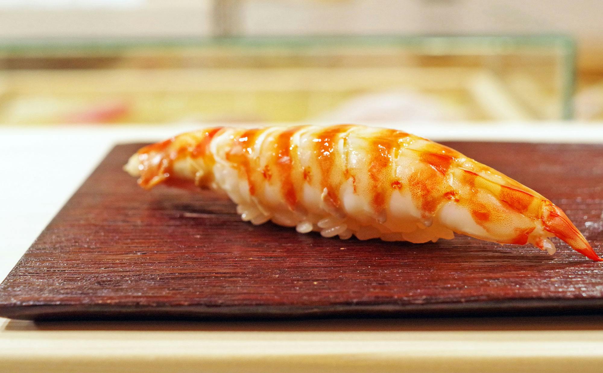 すしログ」が選ぶ、個性溢れる海老が食べられる鮨店6選 | KIWAMINO